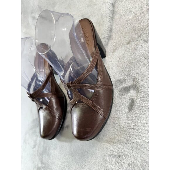 Clarks Shoes - Clarks womens shoes size 7M brown leather strappy mules